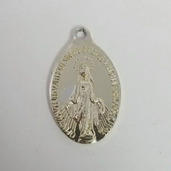 Vintage Virgin Mother Mary Oval Pendant Charm, Gold Tone Estate 1 Inch - Picture 3 of 7